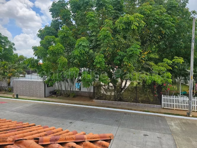 Se Vende Casa en Versalles VLU26-8220