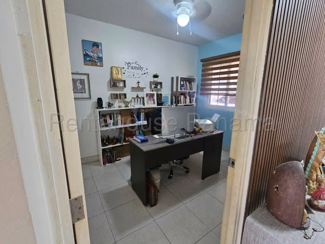 Se Vende Casa en Versalles VLU26-8220