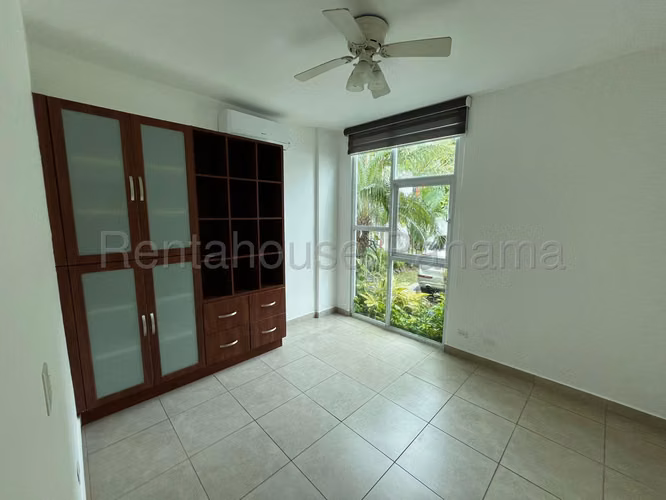 Se Alquila Casa en Altos de Panama MDV26-7223