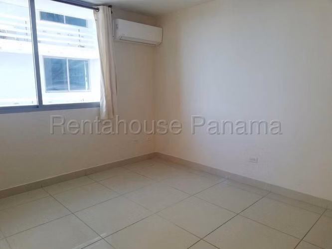 Se Alquila Apartamento en Carrasquilla MDV26-8227
