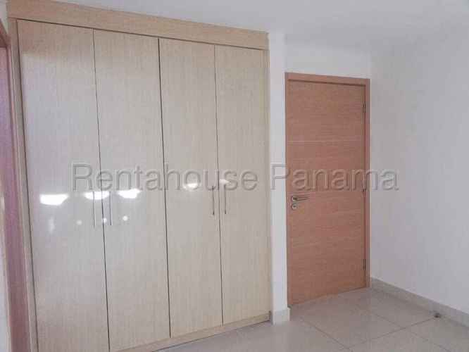 Se Alquila Apartamento en Carrasquilla MDV26-8227