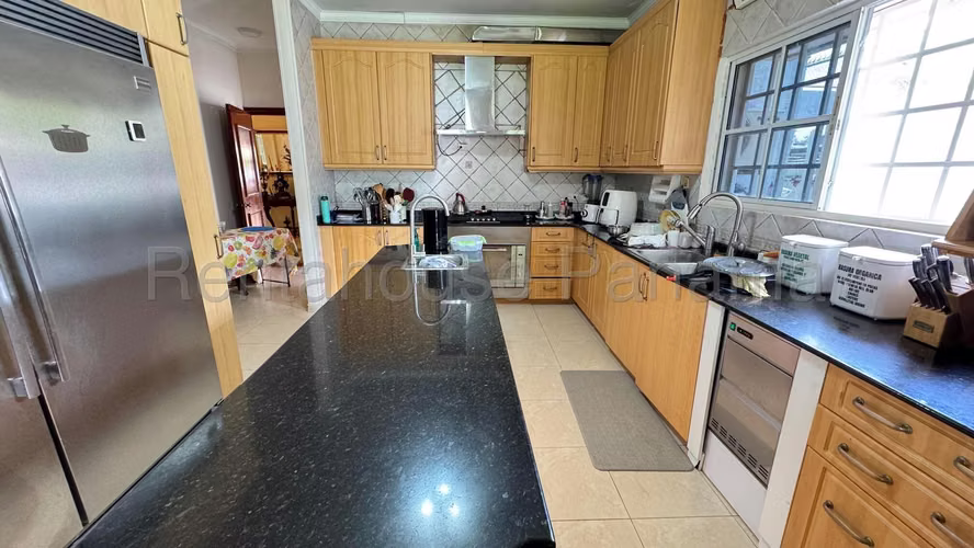 Casa en Venta en Costa del Este 25*8762Mfk
