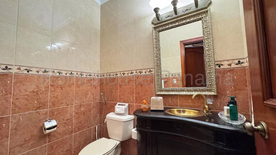 Casa en Venta en Costa del Este 25*8762Mfk