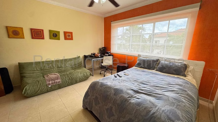 Casa en Venta en Costa del Este 25*8762Mfk
