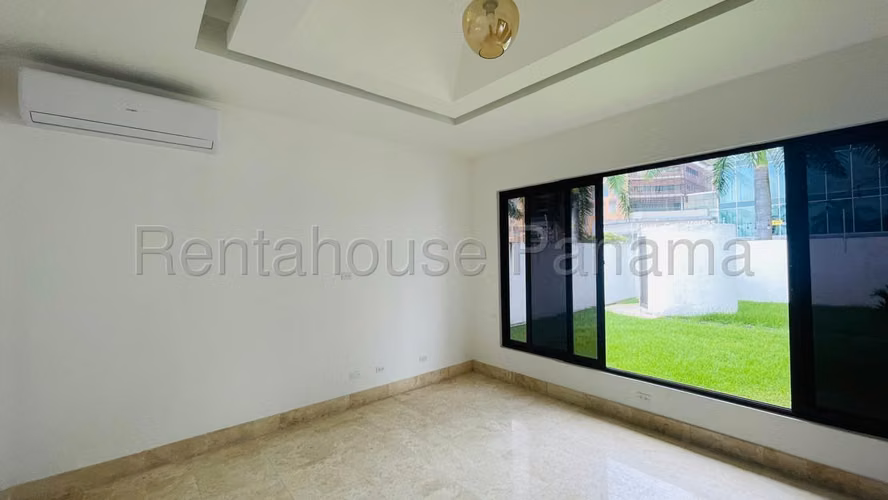 Venta de Casa en Costa del Este 26*6541Mfk