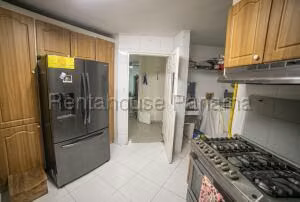 Venta de Apartamento con 169m2 en San Francisco PH Golf View 25-9578SR
