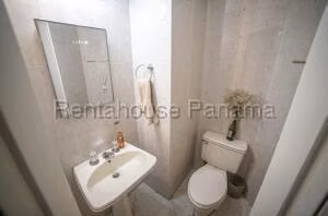 Venta de Apartamento con 169m2 en San Francisco PH Golf View 25-9578SR