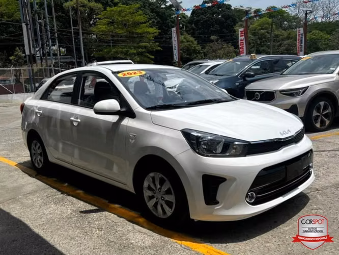 Kia Soluto 2023 Automática EE0121
