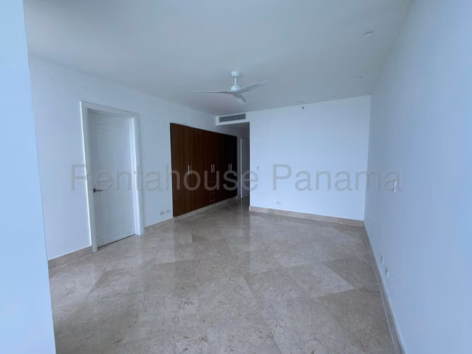Alquilo Apartamento en Paitilla the point OF 26-8217