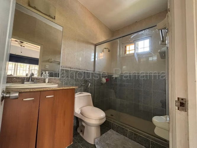 Vendo Casa en Altos de Panama residencial las huacas OF 26-8236 - Imagen 19
