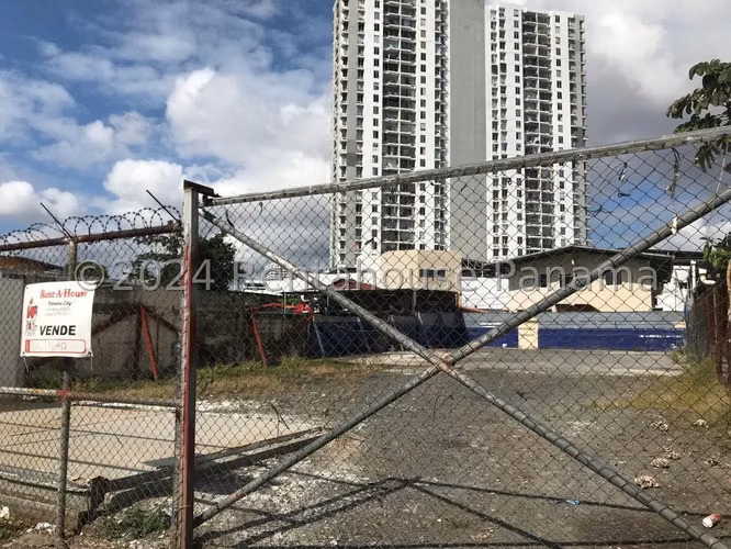 Venta de Terreno en Parque Lefevre Ph Lote 54-13 CCO