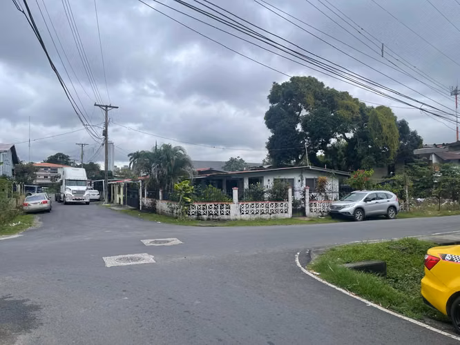 Se vende casa en Rio Abajo