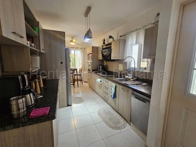 Vendo casa en Versalles LF26-8220 Solo Cliente Directo