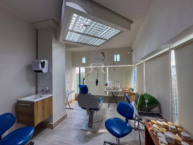 Oficina Comercial de 310m2 Vía Ramon Arias Vía Brasil