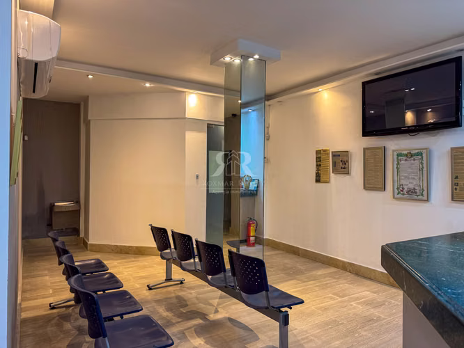 Oficina Comercial de 310m2 Vía Ramon Arias Vía Brasil