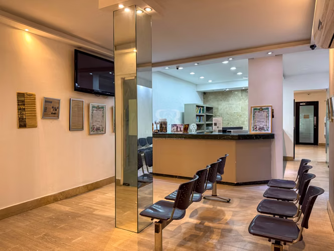 Oficina Comercial de 310m2 Vía Ramon Arias Vía Brasil