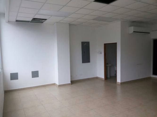 OPORTUNIDAD Alquiler de Local en Plaza las Cumbres 55mtrs LISTO P/ OCUPAR