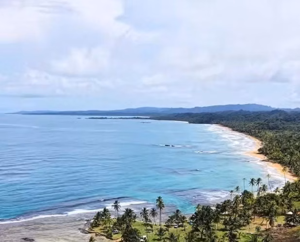 Venta de Terreno Frente al Mar en Costa Arriba de Colón - Panamá