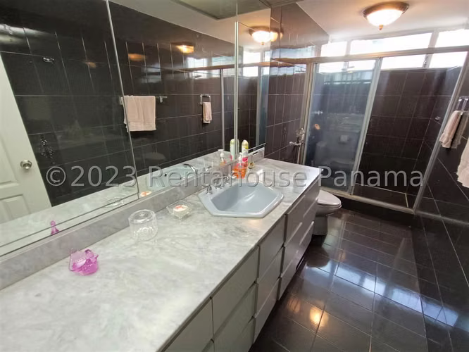 Venta de apartamento en Obarrio AK