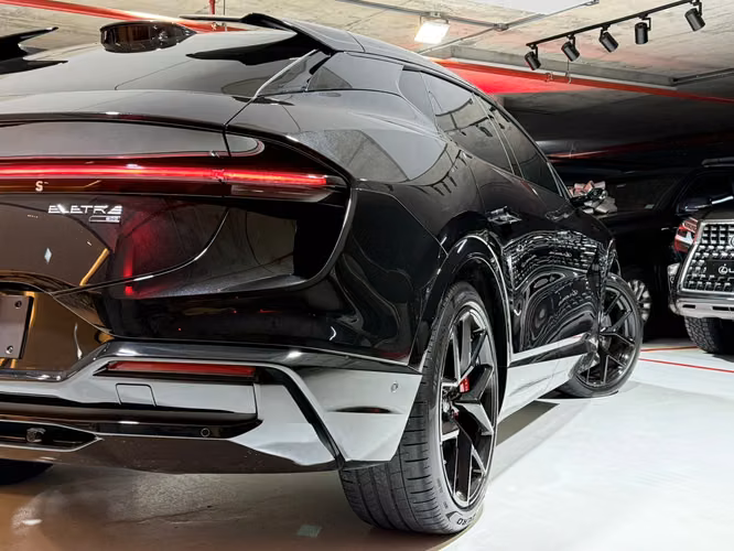 Lotus Eletre 2025