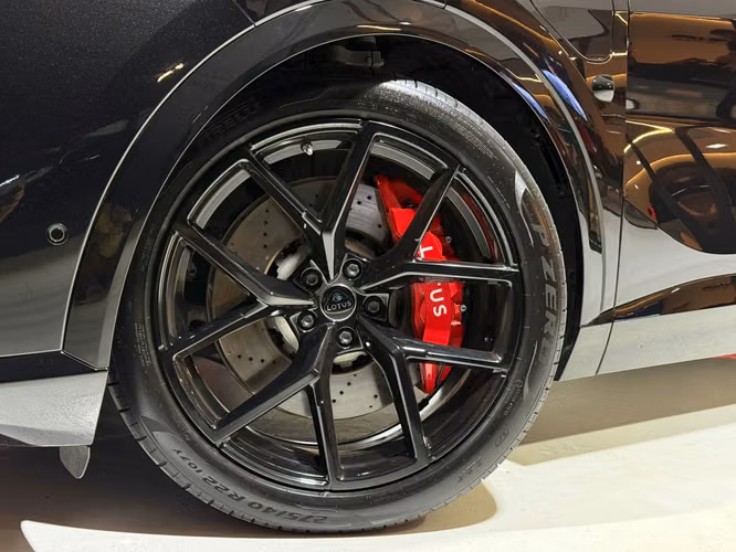 Lotus Eletre 2025