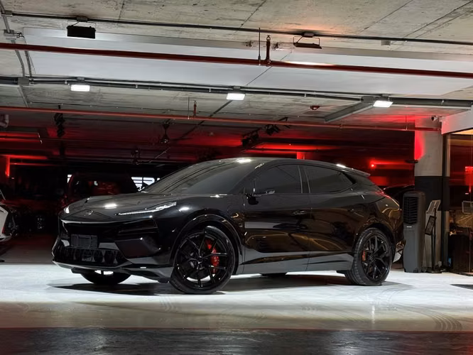 Lotus Eletre 2025