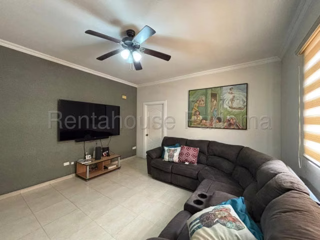 Venta Casa Residencial Las Huacas Altos de Panama 26YCG8236