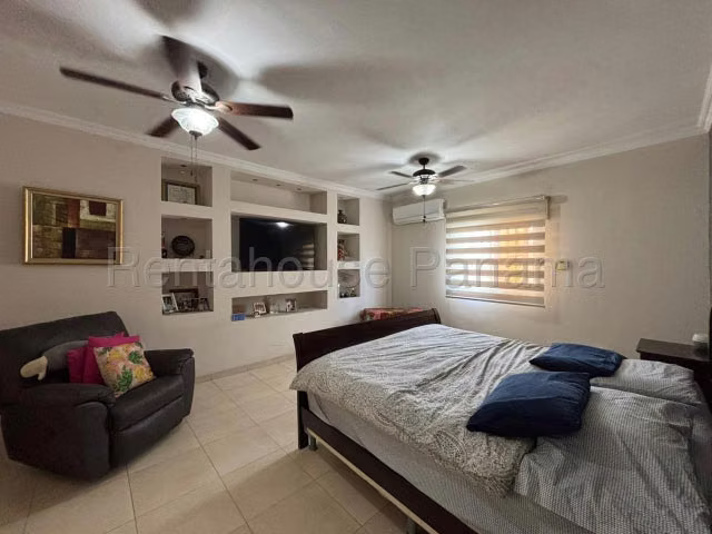 Venta Casa Residencial Las Huacas Altos de Panama 26YCG8236