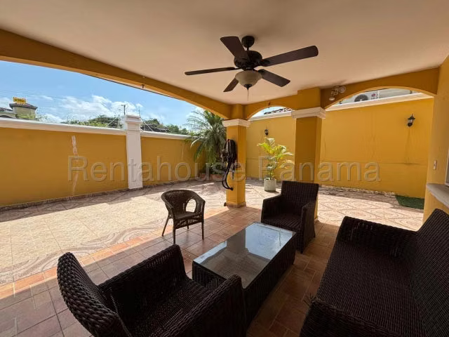 Venta Casa Residencial Las Huacas Altos de Panama 26YCG8236