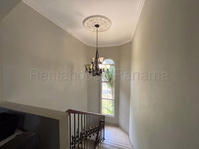 Venta Casa Residencial Las Huacas Altos de Panama 26YCG8236