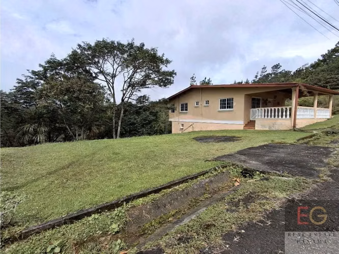 Se vende hermosa casa en Altos de Cerro Azul - Imagen 8