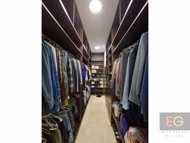 Venta de hermosa y exclusiva casa en Ancon