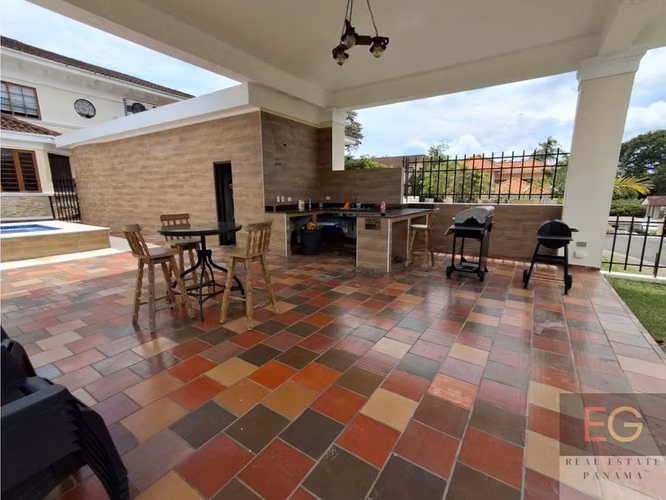 Venta de hermosa y exclusiva casa en Ancon