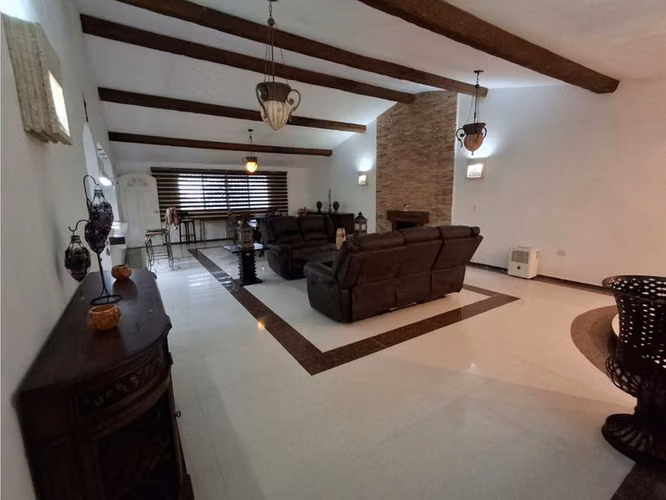 Hermosa casa en Venta en Altos de Cerro Azul - Imagen 3