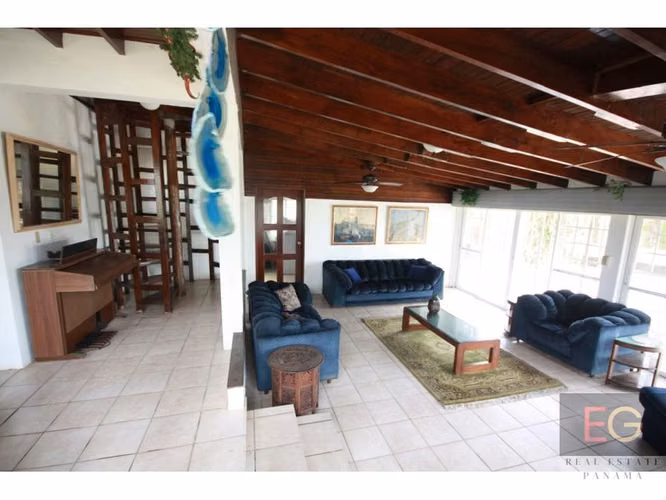 Se vende casa en Altos de Cerro Azul - Imagen 4