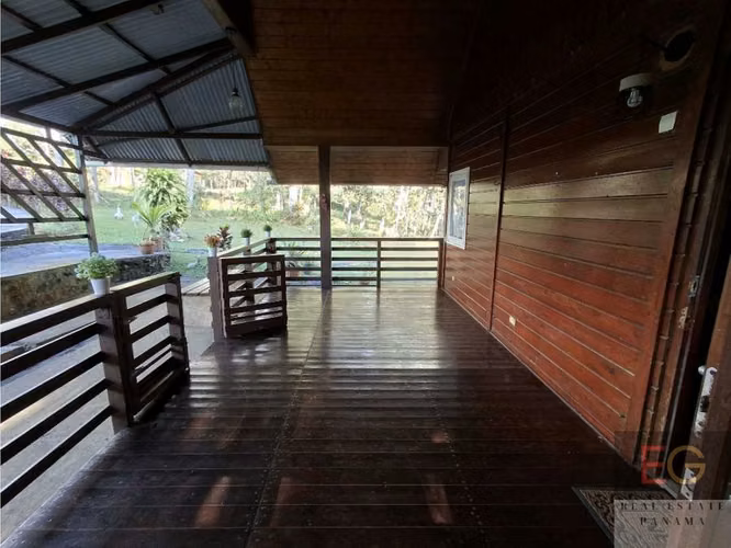 Se vende hermosa casa en Altos de Cerro Azul