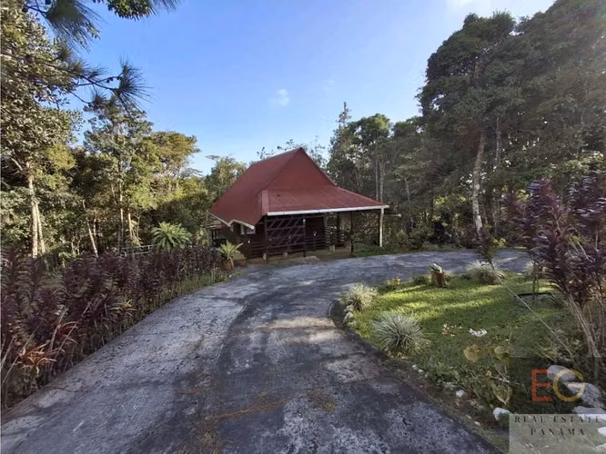Se vende hermosa casa en Altos de Cerro Azul