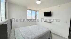 Alquiler de Apartamento con 79m2 en Carrasquilla PH Midpark 26-8246SR