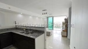 Alquiler de Apartamento con 79m2 en Carrasquilla PH Midpark 26-8246SR