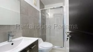 Alquiler de Apartamento con 79m2 en Carrasquilla PH Midpark 26-8246SR