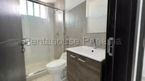 Alquiler de Apartamento con 79m2 en Carrasquilla PH Midpark 26-8246SR