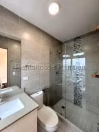 Alquiler de Apartamento con 145m2 en San Francisco PH The Towers 26-8093SR