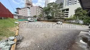 Venta de Terreno con 1642m2 en El Cangrejo 26-8240SR