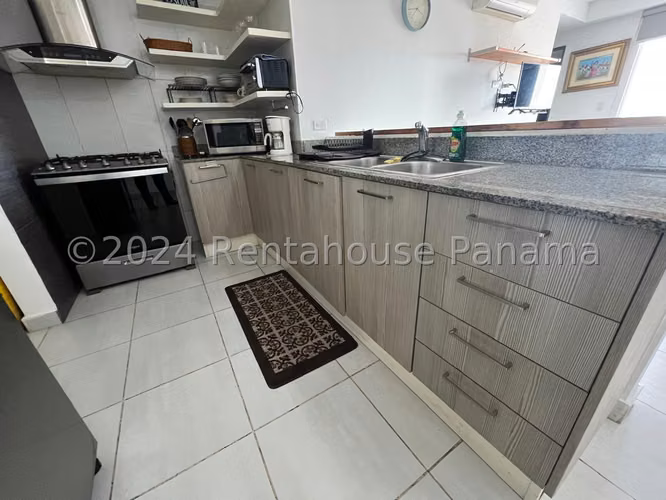 Apartamento en Alquiler Amoblado con Excelenre Ubicacion en Via España 26*2555Mfk