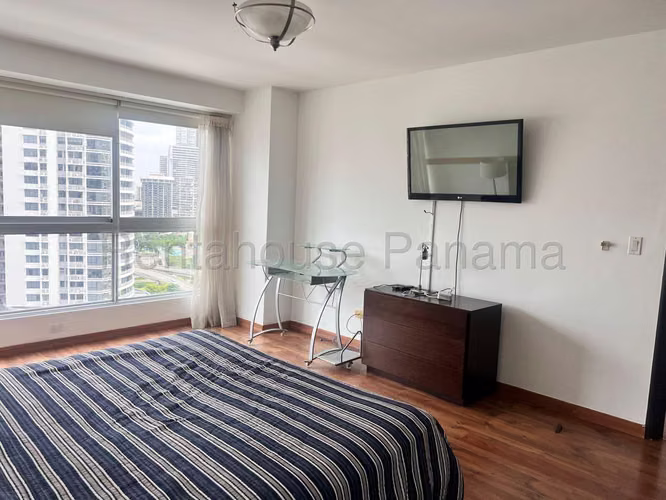 Apartamento en Venta en Avenida Balboa MPM 26-8280