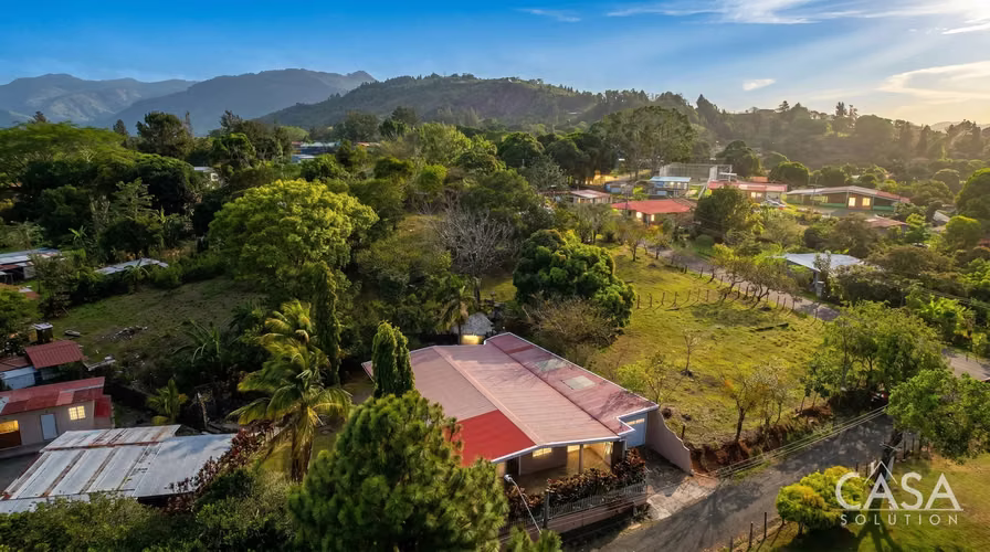 Reducción de Precio! Casa con vista a la montaña en venta en Sora, Chame – $175,000 o mejor oferta - Imagen 2