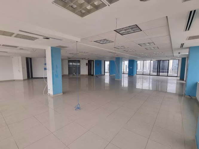 Alquiler de Oficina en Obarrio, Plaza Canaima, 561m²