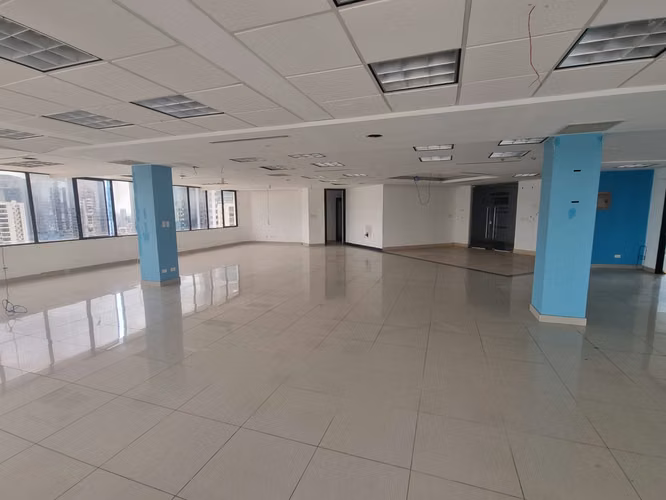 Alquiler de Oficina en Obarrio, Plaza Canaima, 561m²
