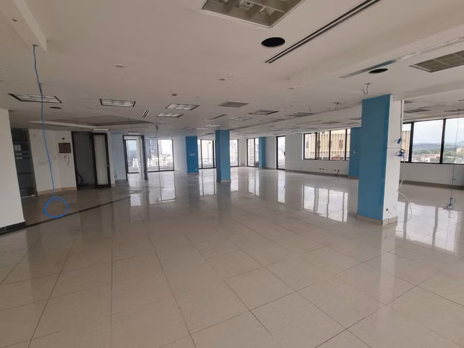 Alquiler de Oficina en Obarrio, Plaza Canaima, 561m²