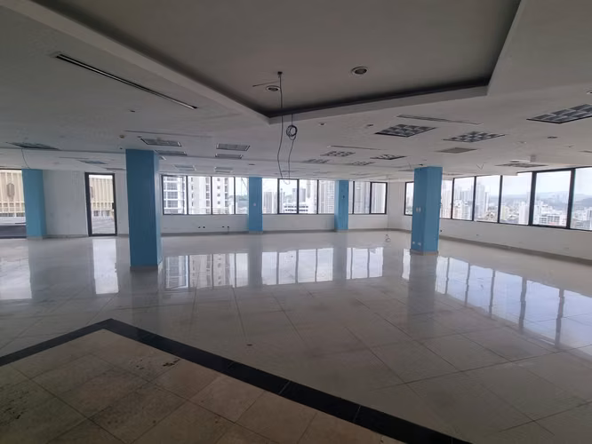 Alquiler de Oficina en Obarrio, Plaza Canaima, 561m²
